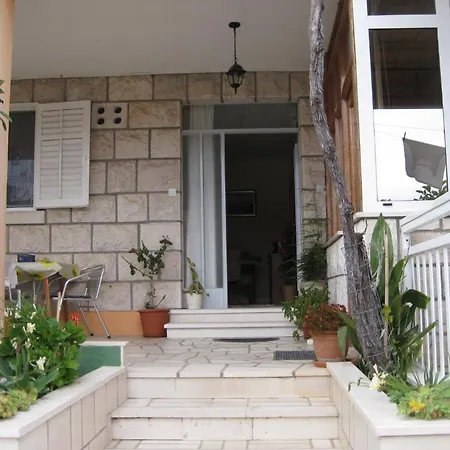 Ivona Apartment Lumbarda