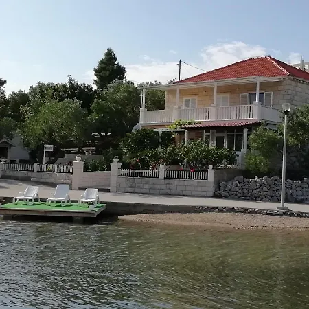 Ivona Apartment Lumbarda